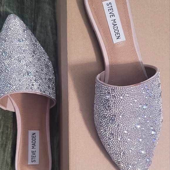 Shoes - Picture 2 of 3